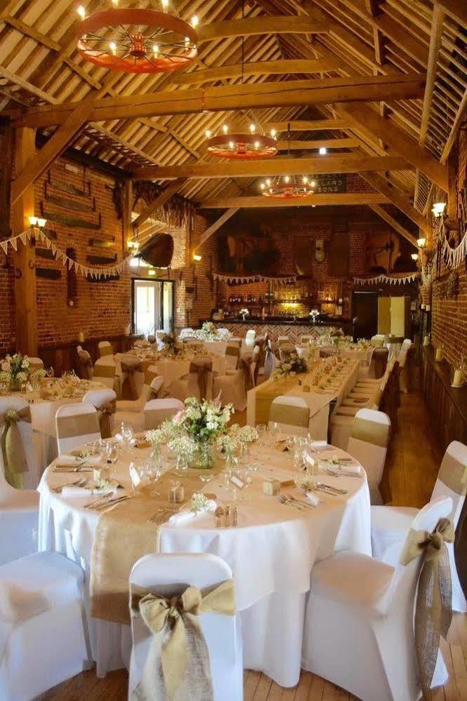 At The Farmhouse Hunters Hall Hotel Dereham Buitenkant foto